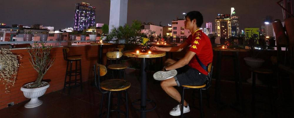 Valentine Hotel Saigon - Bui Vien Street Cidade de Ho Chi Minh Exterior foto