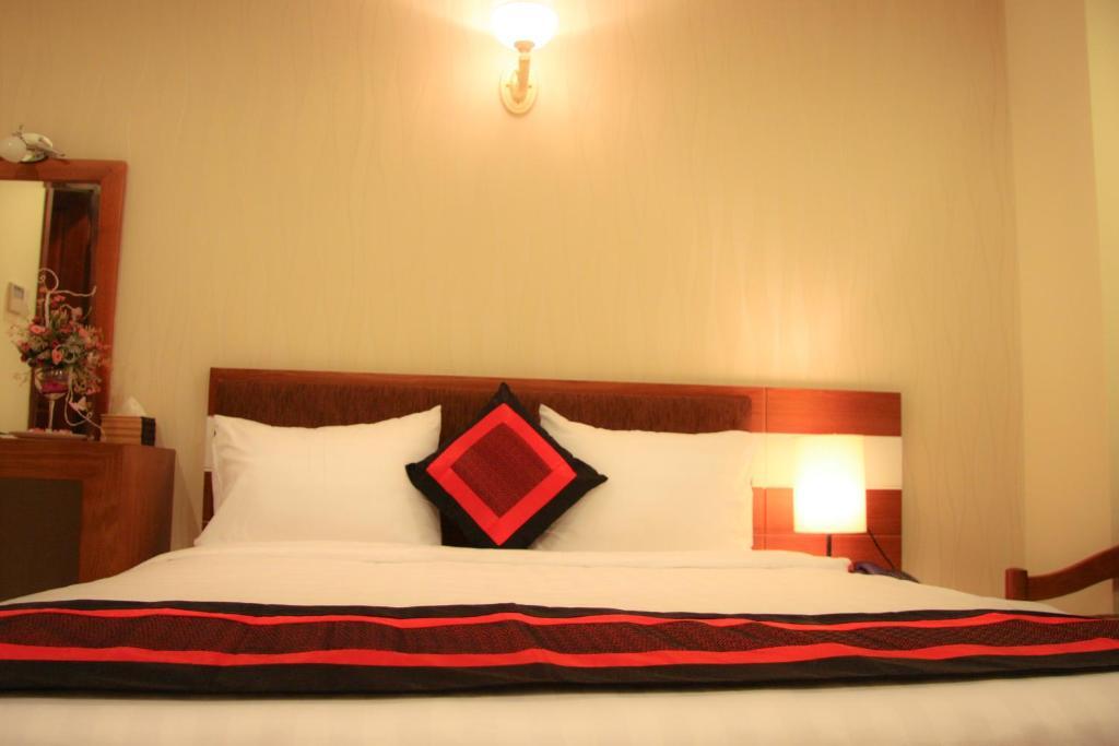 Valentine Hotel Saigon - Bui Vien Street Cidade de Ho Chi Minh Quarto foto