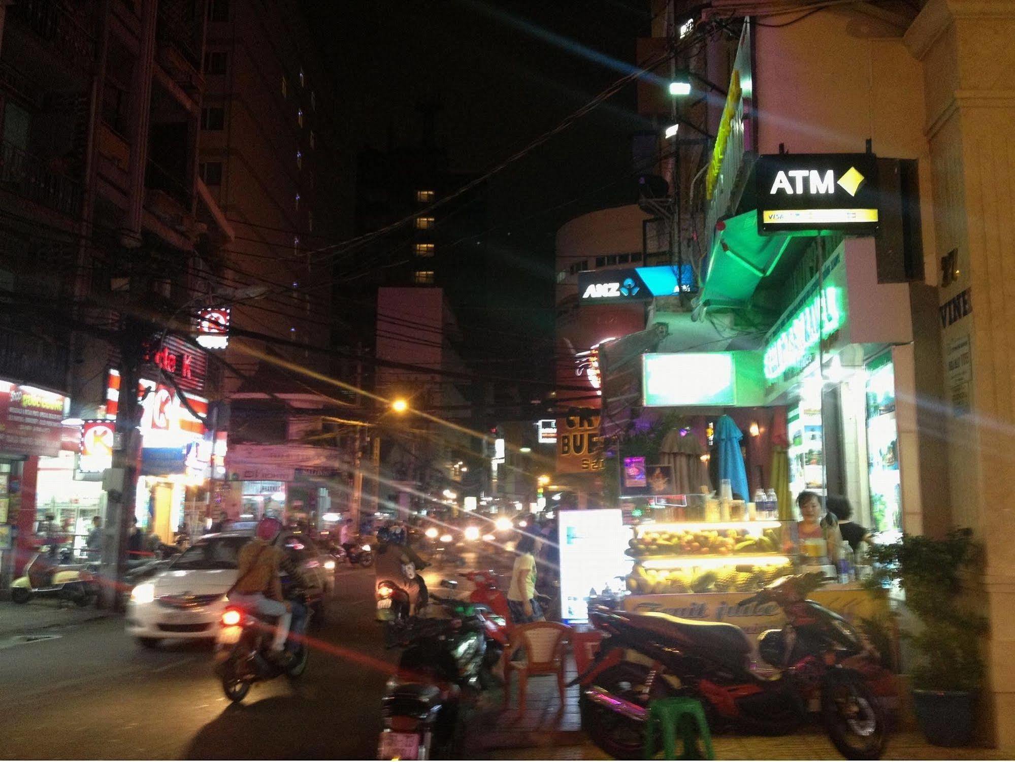 Valentine Hotel Saigon - Bui Vien Street Cidade de Ho Chi Minh Exterior foto