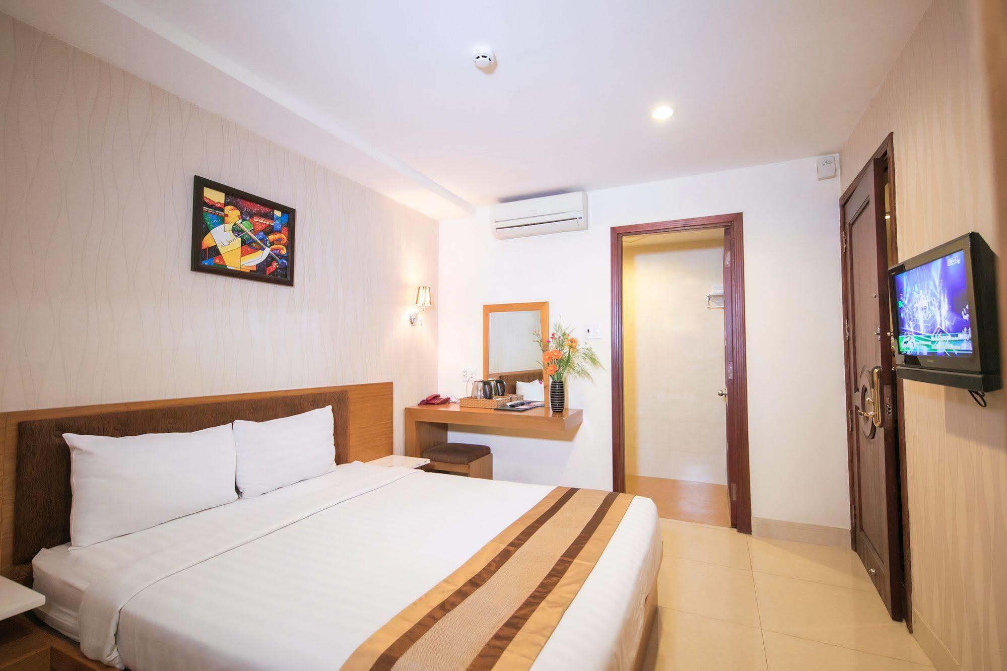 Valentine Hotel Saigon - Bui Vien Street Cidade de Ho Chi Minh Exterior foto
